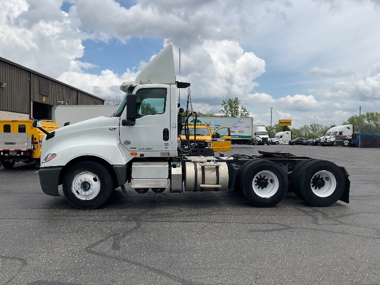 2019 International LT in Akron, OH — photo 4
