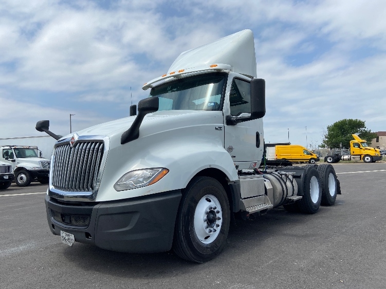 2019 International LT in San Antonio, TX — photo 3