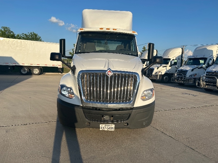 2019 International LT in Arlington, TX — photo 2