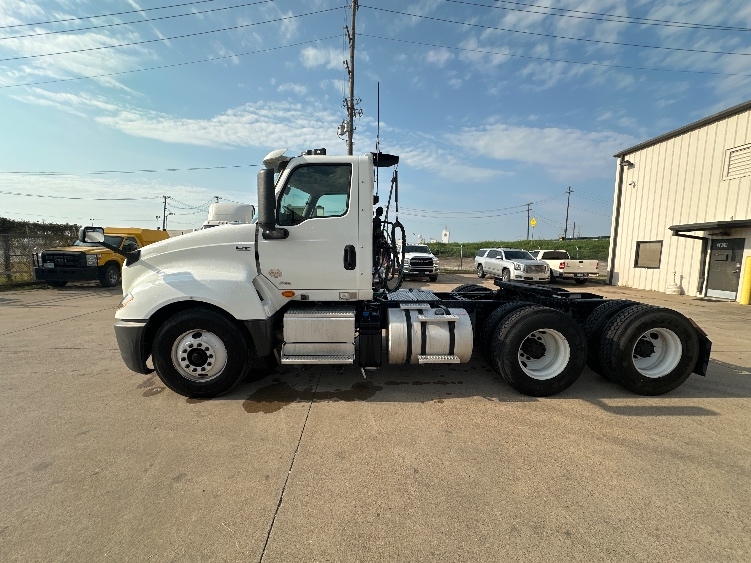 2019 International LT in Waxahachie, TX — photo 4