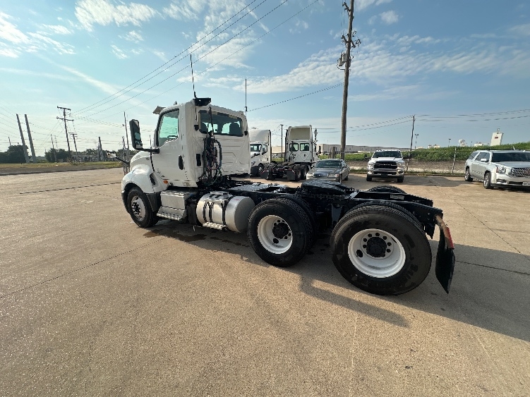 2019 International LT in Waxahachie, TX — photo 5
