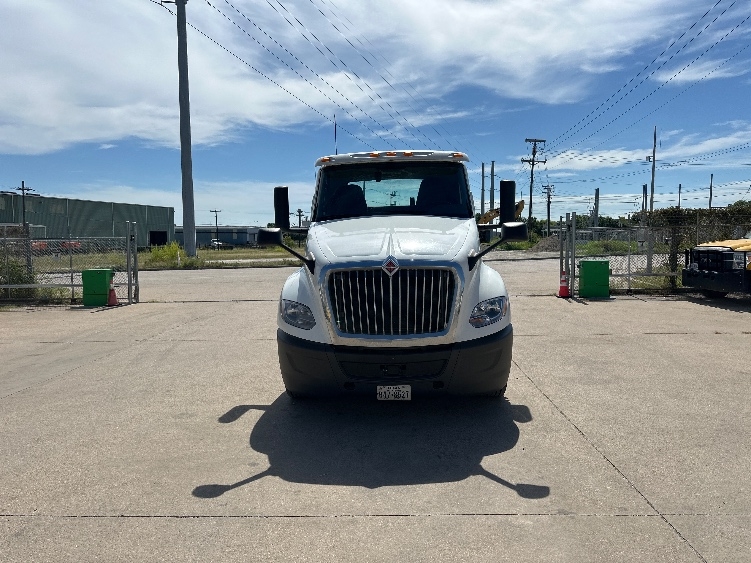 2019 International LT in Waxahachie, TX — photo 2