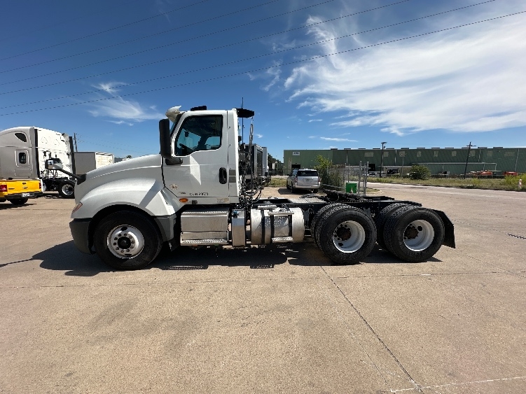 2019 International LT in Waxahachie, TX — photo 4