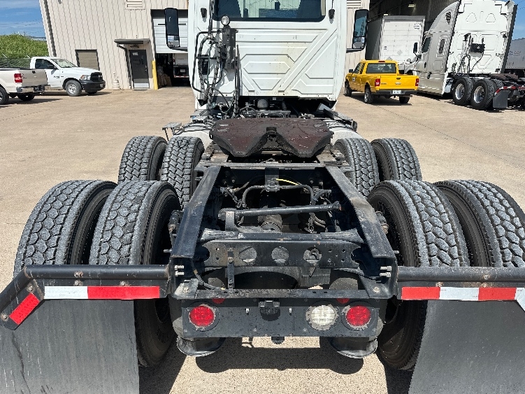 2019 International LT in Waxahachie, TX — photo 6