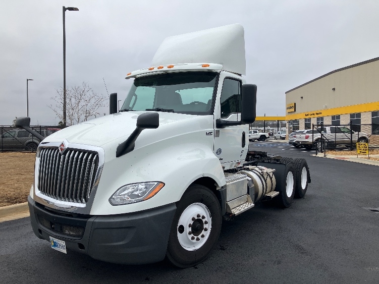 2019 International LT in Madison, AL — photo 3