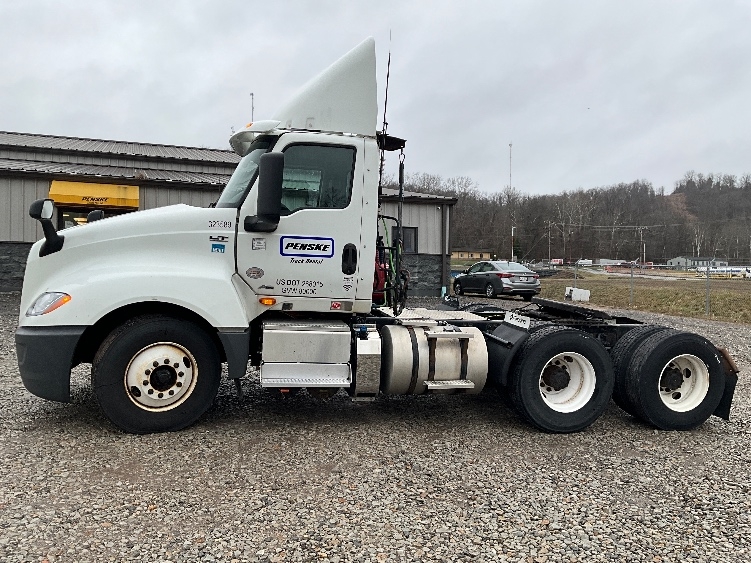 2019 International LT in Morgantown, WV — photo 4