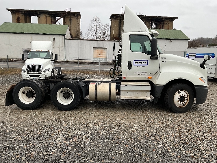 2019 International LT in Morgantown, WV — photo 8