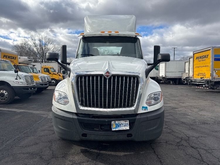 2019 International LT in Parsippany, NJ — photo 2