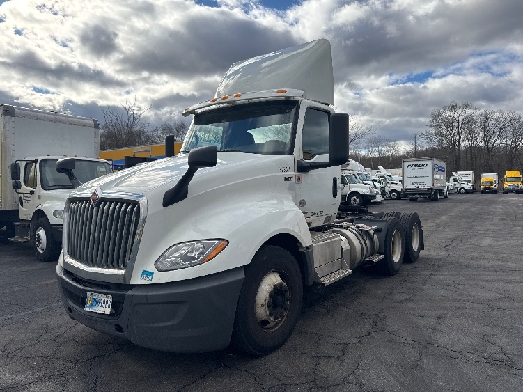 2019 International LT in Parsippany, NJ — photo 3