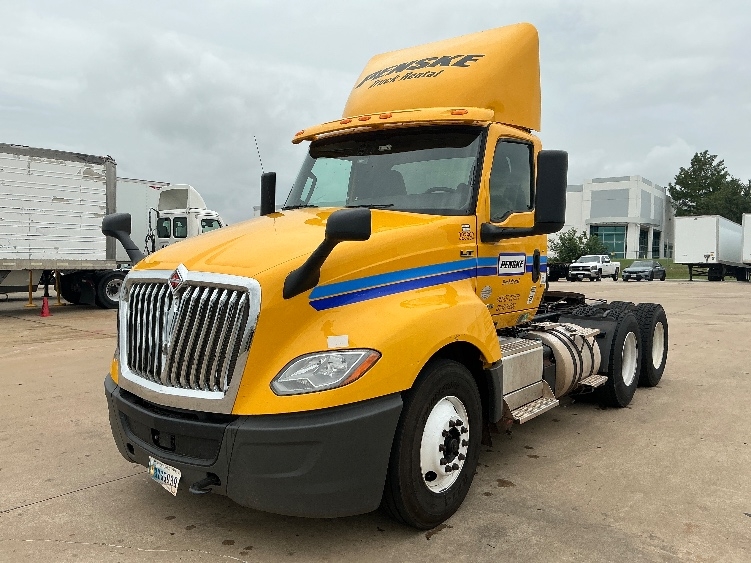 2019 International LT in Fort Worth, TX — photo 3