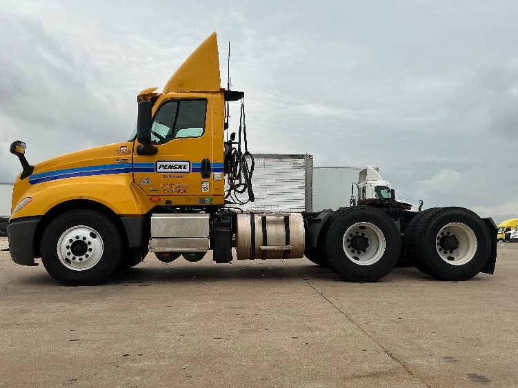2019 International LT in Fort Worth, TX — photo 4