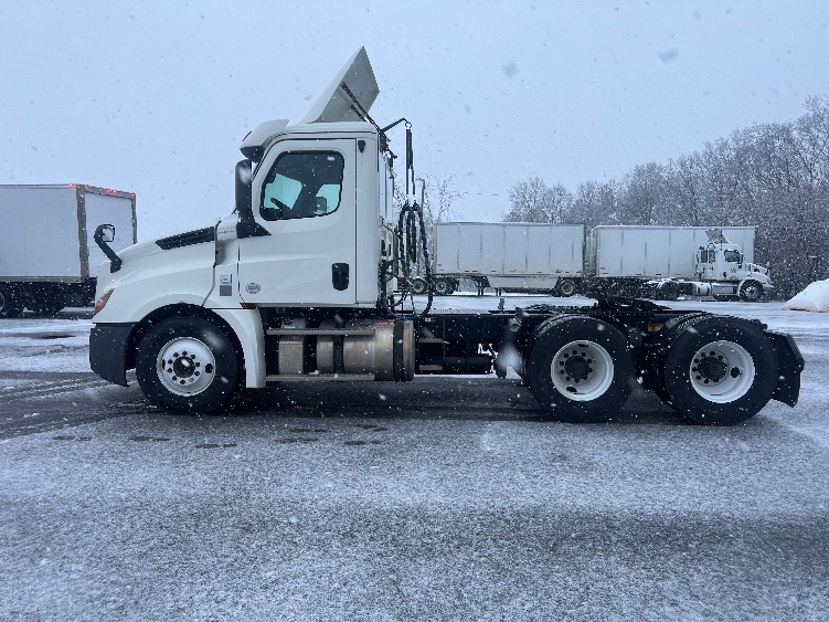 2019 Freightliner Cascadia in Wabash, IN — photo 4