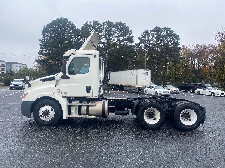 2019 Freightliner Cascadia in Charlotte, NC — photo 3