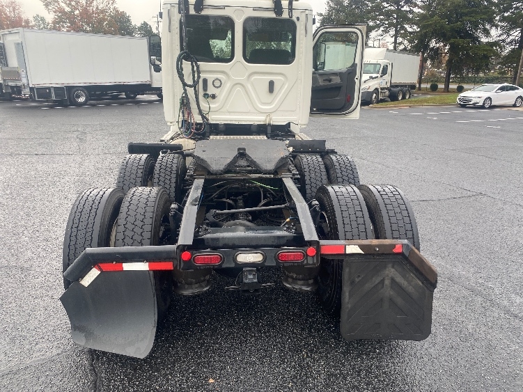 2019 Freightliner Cascadia in Charlotte, NC — photo 6
