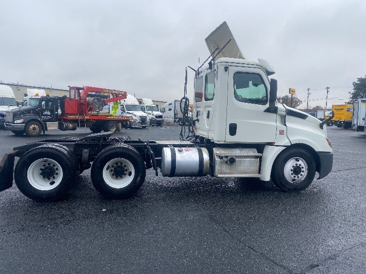2019 Freightliner Cascadia in Charlotte, NC — photo 8
