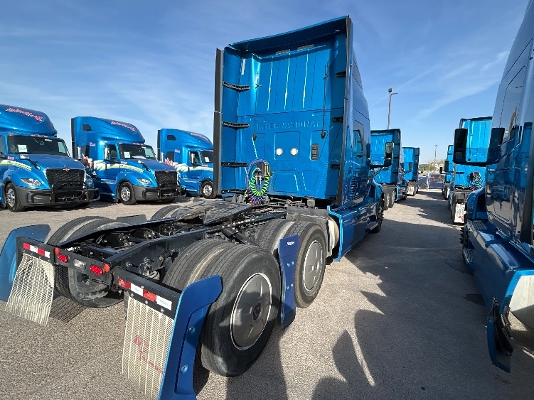 2021 International LT in El Paso, TX — photo 7
