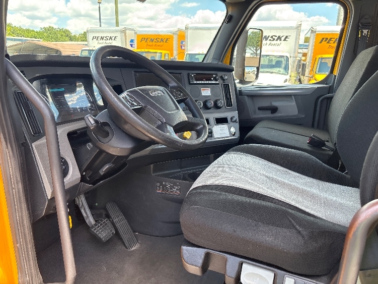 2019 Freightliner Cascadia in Ocala, FL — photo 10