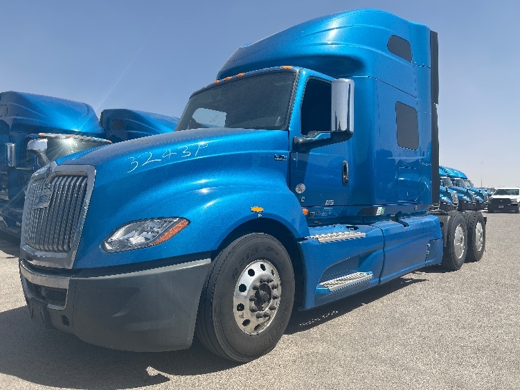 2021 International LT in El Paso, TX — photo 3