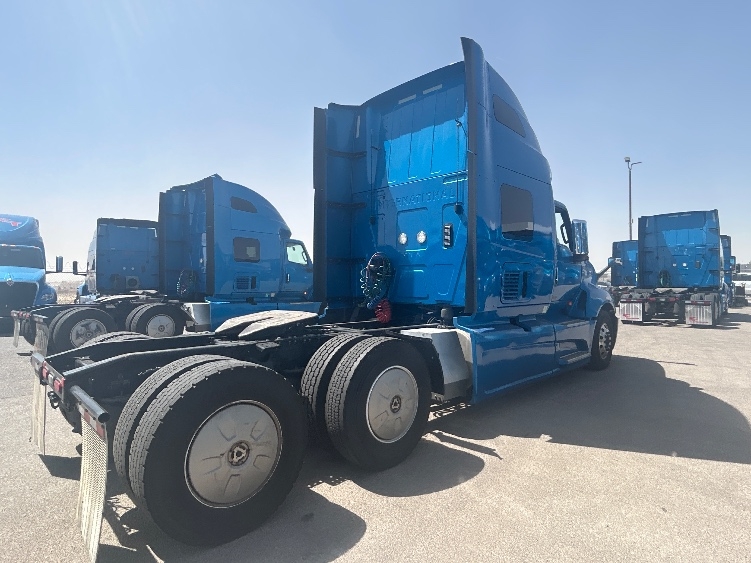 2021 International LT in El Paso, TX — photo 7