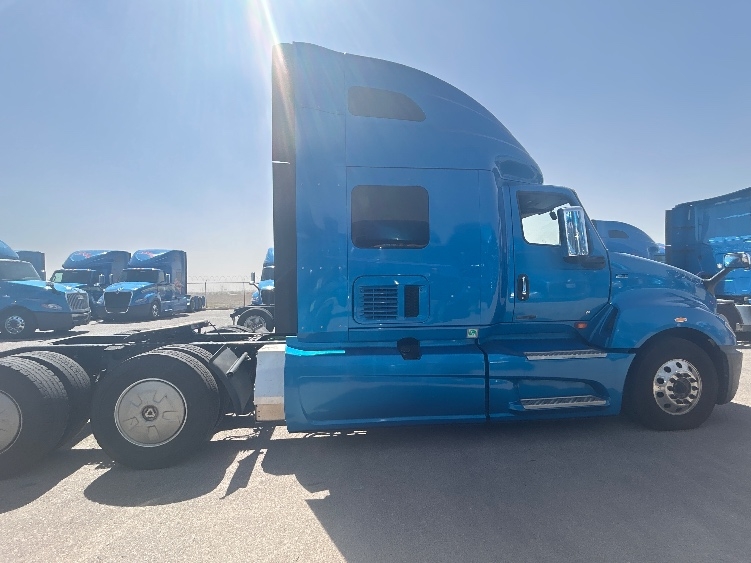 2021 International LT in El Paso, TX — photo 8