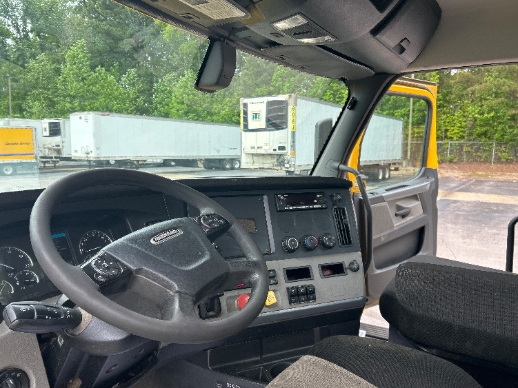 2019 Freightliner Cascadia in Concord, NC — photo 10