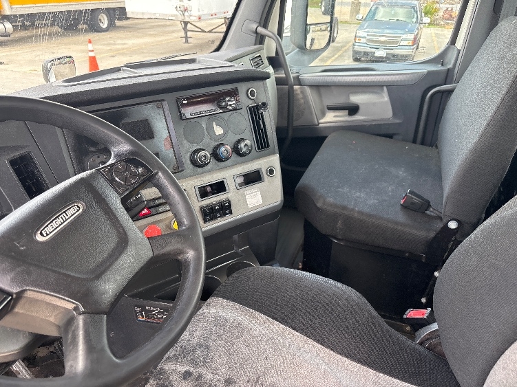 2019 Freightliner Cascadia in Hammond, LA — photo 10