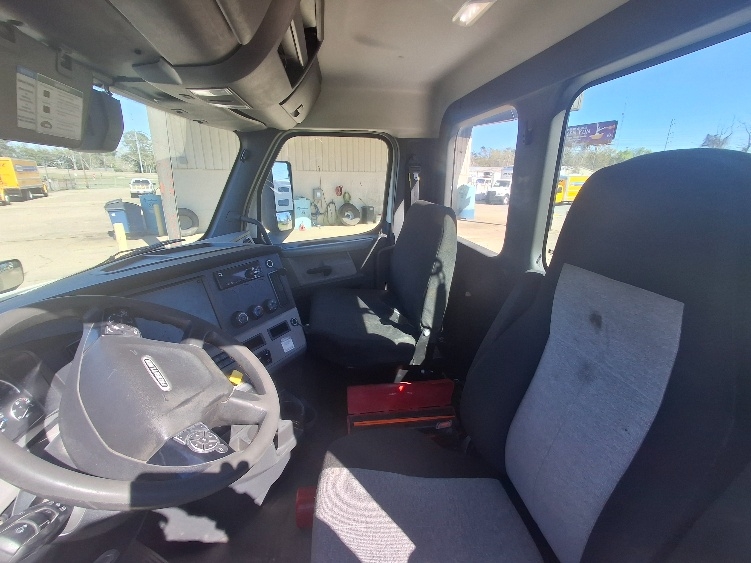 2019 Freightliner Cascadia in Monroe, LA — photo 10