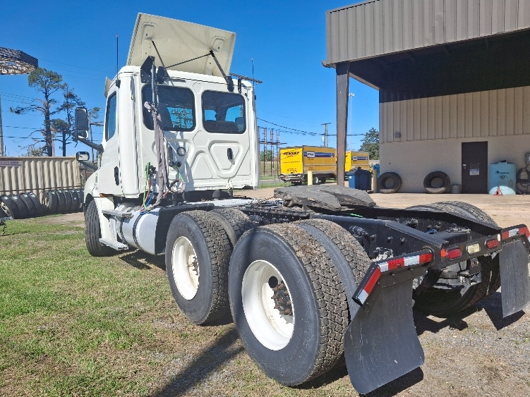 2019 Freightliner Cascadia in Monroe, LA — photo 5