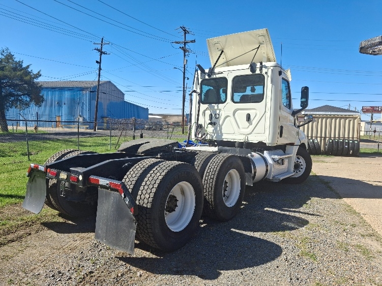 2019 Freightliner Cascadia in Monroe, LA — photo 7