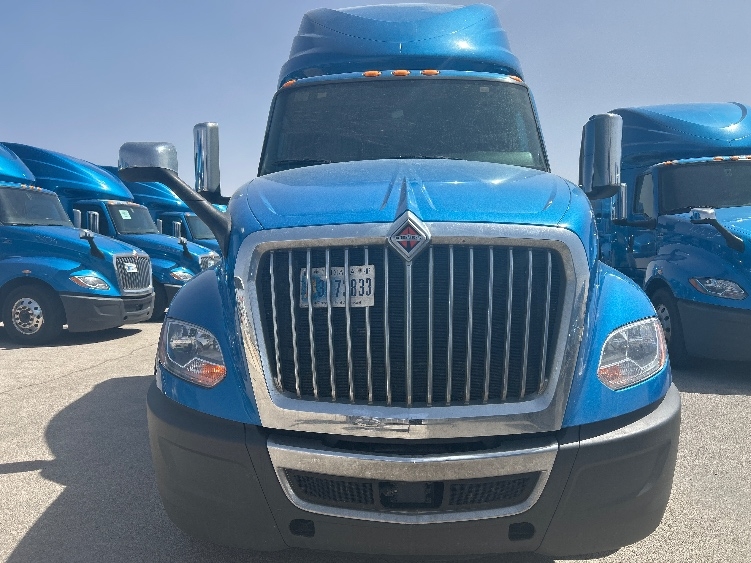 2021 International LT in El Paso, TX — photo 2