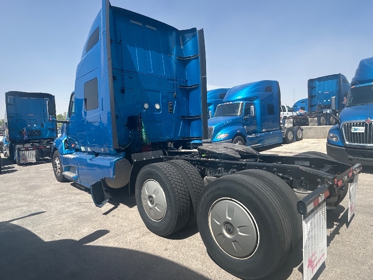 2021 International LT in El Paso, TX — photo 5