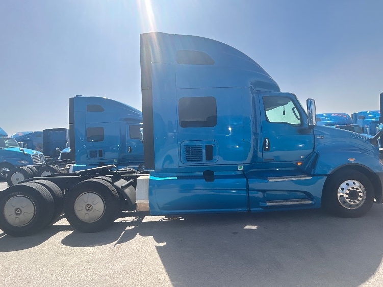 2021 International LT in El Paso, TX — photo 8
