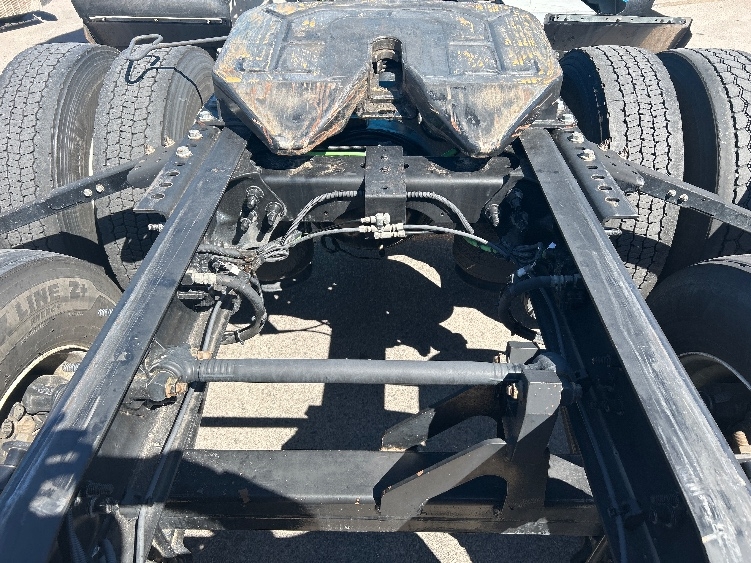 2021 International LT in El Paso, TX — photo 6