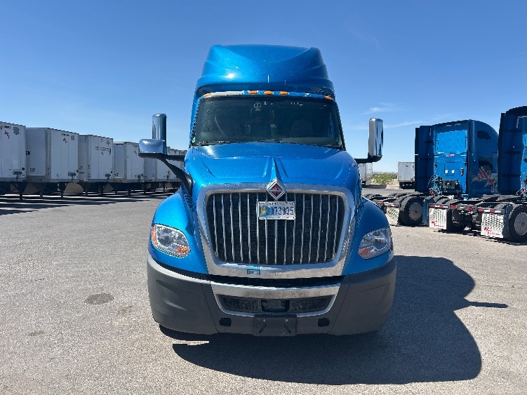 2021 International LT in El Paso, TX — photo 2