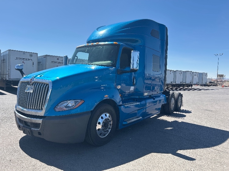 2021 International LT in El Paso, TX — photo 3