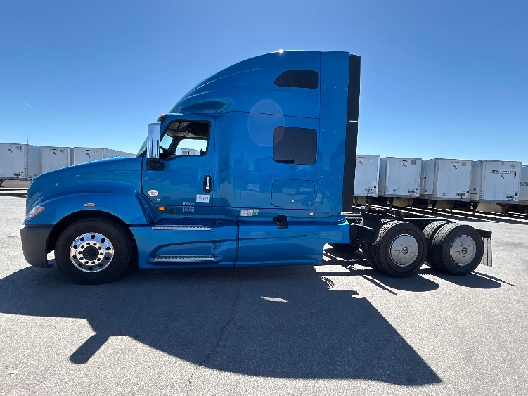 2021 International LT in El Paso, TX — photo 4