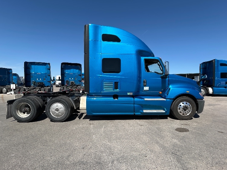 2021 International LT in El Paso, TX — photo 8