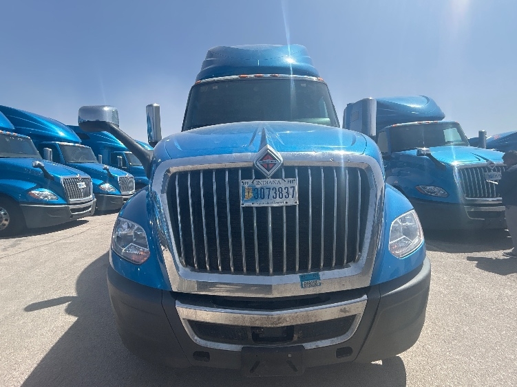 2021 International LT in El Paso, TX — photo 2