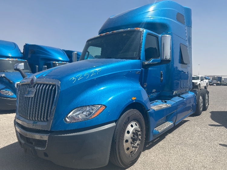 2021 International LT in El Paso, TX — photo 3