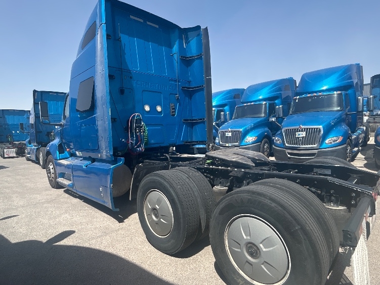 2021 International LT in El Paso, TX — photo 5