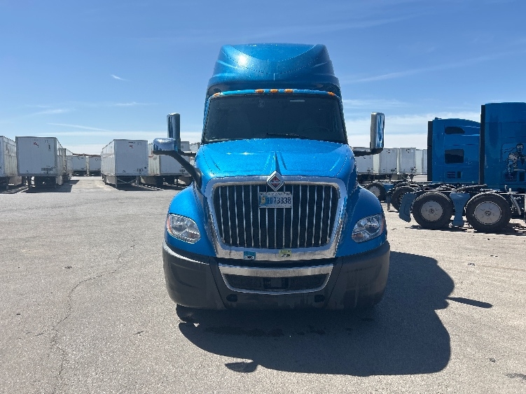2021 International LT in El Paso, TX — photo 2