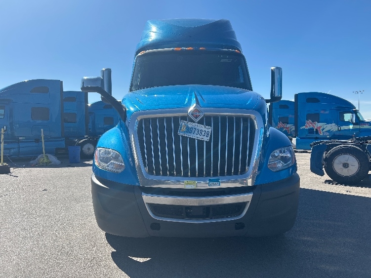 2021 International LT in El Paso, TX — photo 2