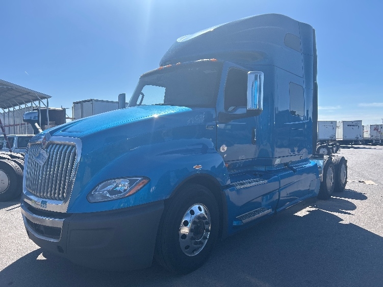 2021 International LT in El Paso, TX — photo 3