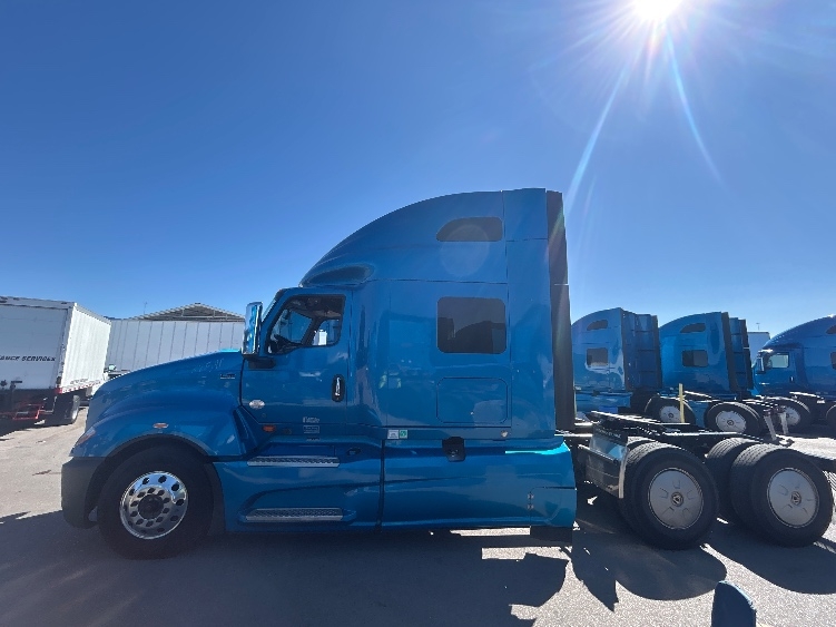 2021 International LT in El Paso, TX — photo 4