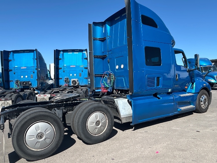 2021 International LT in El Paso, TX — photo 7