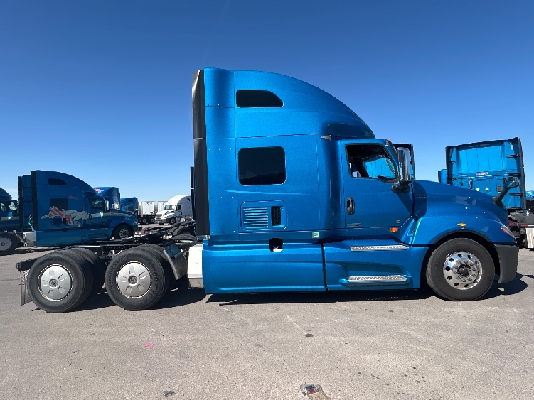 2021 International LT in El Paso, TX — photo 8