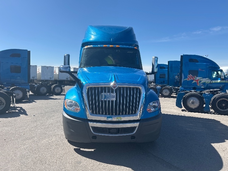 2021 International LT in El Paso, TX — photo 2