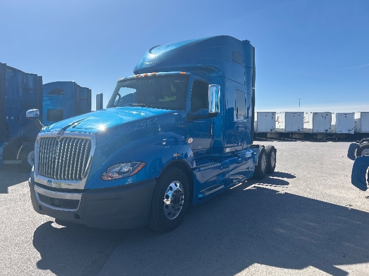 2021 International LT in El Paso, TX — photo 3