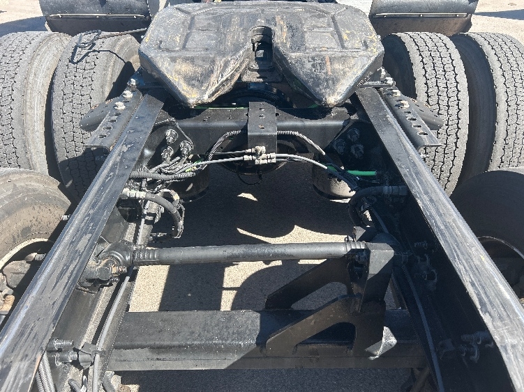 2021 International LT in El Paso, TX — photo 6