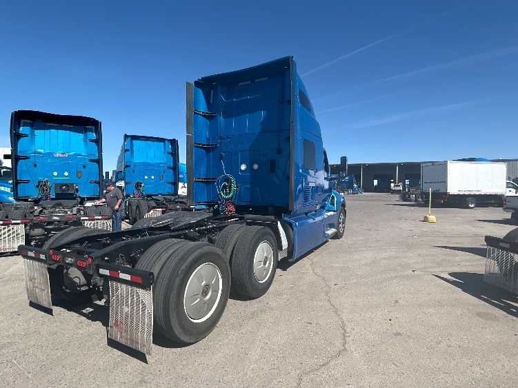 2021 International LT in El Paso, TX — photo 7